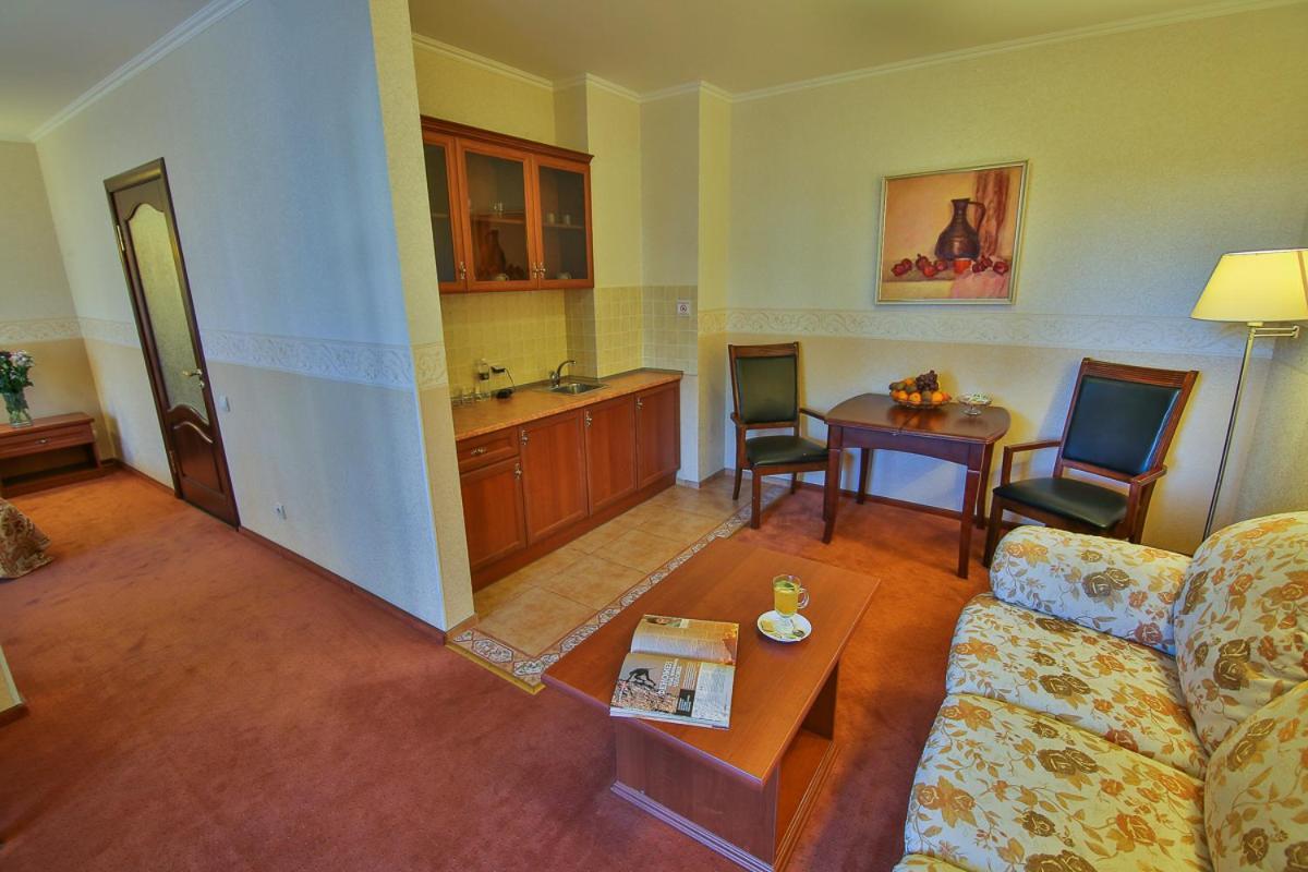 Ukraina Hotel Cherkasy Exterior foto